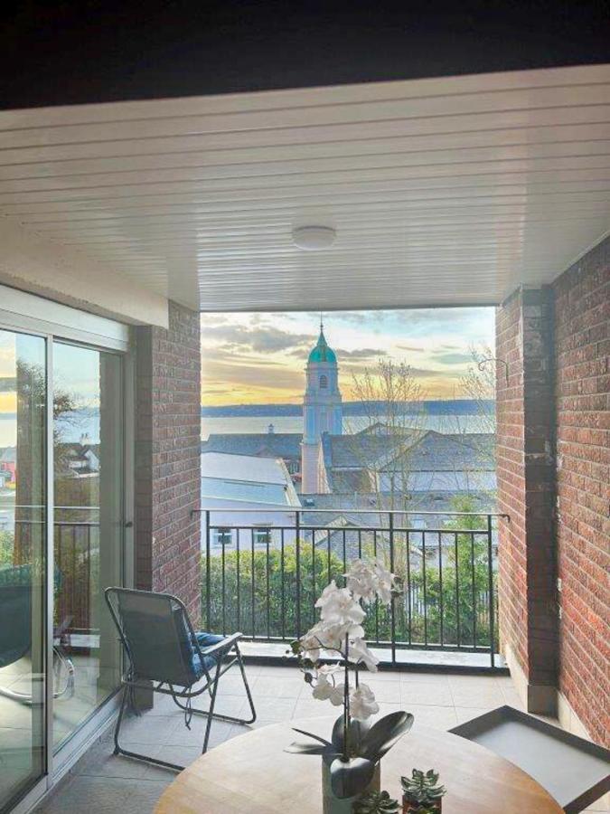 Modern Luxurious Apartment W/ Patio Balcony & View Jordanstown Buitenkant foto
